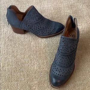 Grey cutout booties 9.5M
